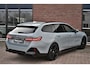 BMW 5-Serie Touring 520i M-Sport Pano Trekh 21inch Brooklyngrau ACC 360 H/K HUD Stoelventilatie