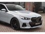 BMW 5-Serie Touring 520i M-Sport Pano Trekh 21inch Brooklyngrau ACC 360 H/K HUD Stoelventilatie