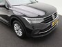 Volkswagen Tiguan 1.5 TSi 150 Pk Automaat Life | Trekhaak | Adaptive Cruise | Carplay | Climate Control | Parkeersensoren | Navigatiesysteem | LED | 17 Inch | 76.555 Km