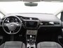 Volkswagen Touran 1.8 TSi 180 Pk Automaat R-Line 7-Persoons | Trekhaak | Panorama Dak | Camera | Sensoren | Adaptive Cruise| LED | Carplay | Elektrische Achterklep | 18 Inch | 88.341 Km!!