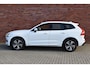Volvo XC60 T8 407PK Twin Engine AWD Momentum | Business Pack | Trekhaak | Achteruitrijcamera |
