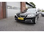 BMW 5-Serie 550XI 449PK HIGH EXECUTIVE ORIGINEEL NEDERLANDS NIEUWPRIJS €140558! CAMERA ELECTR.SCHUIFKANTELDAK B&O ZWARTE HEMEL 19INCH LUXE LEDER STOELKOELING+VERWARMING ADAPTIEVE CRUISE NAVI KEYLESS BI-XENON/LED ENZ...