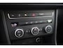 SEAT Ateca 1.5 TSI Style Business Intense 150PK / 110kW, NL auto, nieuw door ons geleverd, 1e eigenaar, full LED verlichting, achteruitrijcamera (rear view), cruise control, climatronic, Apple Carplay & Android Auto, parkeersensoren voor en achter (pdc), navigatie, park assist, licht en regensensor, spraak bediening, privacy glas, DAB+, reservewiel, multifunctioneel lederen stuurwiel