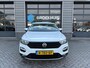 Volkswagen T-Roc 1.0 TSI 110 pk Style | Achteruitrijcamera | Cruise control adaptief | Navigatie |