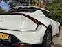Kia EV6 Plus 77.4 kWh | Trekhaak | V2L | Dodehoek detectie met correctie | Parkeersensoren | Achteruitrij camera | Stoel/Stuurverwarming | Navigatie