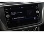 Volkswagen Tiguan 1.4 TSI Comfortline 125PK / 92kW, Navigatie, trekhaak, 3-zone climatronic, parkeersensoren voor en achter (PDC), cruise control, lichtmetalen velgen, Lane Assist, LED koplampen, draadloze telefoonlader, multifunctioneel lederen stuurwiel, Bluetooth telefoonvoorbereiding, 17" 'Tulsa' LMV etc.