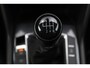 Volkswagen Tiguan 1.4 TSI Comfortline 125PK / 92kW, Navigatie, trekhaak, 3-zone climatronic, parkeersensoren voor en achter (PDC), cruise control, lichtmetalen velgen, Lane Assist, LED koplampen, draadloze telefoonlader, multifunctioneel lederen stuurwiel, Bluetooth telefoonvoorbereiding, 17" 'Tulsa' LMV etc.