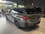 BMW 3-Serie Touring M340i xDrive | DRAVITGRAU | PANORAMA/SCHUIF-KANTELDAK | HARMAN KARDON | 19 INCH | STOELMEMORY | COMFORT PAKKET | TREKHAAK | DRIVING ASSISTANT PROF | INNOVATIE PAKKET | ADAPTIVE LED |
