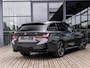 BMW 3-Serie Touring M340i xDrive | DRAVITGRAU | PANORAMA/SCHUIF-KANTELDAK | HARMAN KARDON | 19 INCH | STOELMEMORY | COMFORT PAKKET | TREKHAAK | DRIVING ASSISTANT PROF | INNOVATIE PAKKET | ADAPTIVE LED |
