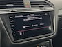 Volkswagen Tiguan 1.5 TSI 150pk DSG R-Line Business+ Black Style Trekhaak Camera Head-Up Keyless Virtual Cockpit Navigatie Panoramadak