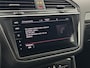 Volkswagen Tiguan 1.5 TSI 150pk DSG R-Line Business+ Black Style Trekhaak Camera Head-Up Keyless Virtual Cockpit Navigatie Panoramadak