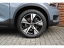Volvo XC40 T5 Automaat Recharge R-Design, | Electrisch verwarmbare voorruit | Panoramisch schuif/kantel dak | Interieur Voorverwarming | Electrisch bedienbare Voorstoelen met memorie-functie| Premium Audio | Park Assist voor en Achter| Verwarmbare Voorstoelen.
