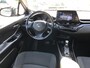 Toyota C-HR 1.8 Hybrid Style | JBL, Navigatie, Dodehoekherkenning, Parkeersensoren, Stoelverwarming , Keyless, 18 inch