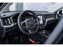 Volvo XC60 2.0 T6 Plug-in hybrid AWD Ultra Dark | Trekhaak | Harman Kardon Audio | Schuif- / Kanteldak | Stoel- / Stuurverwarming Voor + Achter | 360 Camera | Adaptive Cruise | Long Range | Google | Carplay | Dodehoekdetectie