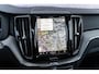 Volvo XC60 2.0 T6 Plug-in hybrid AWD Ultra Dark | Trekhaak | Harman Kardon Audio | Schuif- / Kanteldak | Stoel- / Stuurverwarming Voor + Achter | 360 Camera | Adaptive Cruise | Long Range | Google | Carplay | Dodehoekdetectie