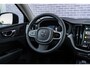 Volvo XC60 2.0 T6 Plug-in hybrid AWD Ultra Dark | Trekhaak | Harman Kardon Audio | Schuif- / Kanteldak | Stoel- / Stuurverwarming Voor + Achter | 360 Camera | Adaptive Cruise | Long Range | Google | Carplay | Dodehoekdetectie