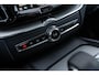 Volvo XC60 2.0 T6 Plug-in hybrid AWD Ultra Dark | Trekhaak | Harman Kardon Audio | Schuif- / Kanteldak | Stoel- / Stuurverwarming Voor + Achter | 360 Camera | Adaptive Cruise | Long Range | Google | Carplay | Dodehoekdetectie
