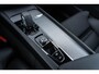 Volvo XC60 2.0 T6 Plug-in hybrid AWD Ultra Dark | Trekhaak | Harman Kardon Audio | Schuif- / Kanteldak | Stoel- / Stuurverwarming Voor + Achter | 360 Camera | Adaptive Cruise | Long Range | Google | Carplay | Dodehoekdetectie