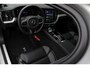 Volvo V60 2.0 T6 Plug-in hybrid AWD Plus Dark Trekhaak | Visual Park Assist | Harman Kardon | Voorruitverwarming | Elektrisch verstelbare voorstoelen met geheugen | Apple Carplay | Android Auto | Google Maps | Google Assistant | Blis | 18 Inch | Keyless