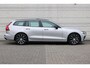 Volvo V60 2.0 T6 Plug-in hybrid AWD Plus Dark Trekhaak | Visual Park Assist | Harman Kardon | Voorruitverwarming | Elektrisch verstelbare voorstoelen met geheugen | Apple Carplay | Android Auto | Google Maps | Google Assistant | Blis | 18 Inch | Keyless