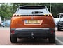 Peugeot e-2008 EV 50kWh *GT* | SOH 96% | Trekhaak | Camera | Cruise & Climate Control | Half-Leder | Carplay | Navigatie |