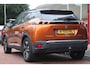 Peugeot e-2008 EV 50kWh *GT* | SOH 96% | Trekhaak | Camera | Cruise & Climate Control | Half-Leder | Carplay | Navigatie |
