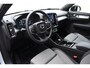 Volvo XC40 B4 211PK Automaat Plus Dark / Navigatie / Adaptive Cruise / Harman Kardon / Stuur & Stoelverwarming / Elektrische achterklep / Achteruitrijcamera / Trekhaak / Elektrische stoelverst. met geheugen