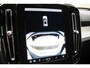 Volvo XC40 B4 211PK Automaat Plus Dark / Navigatie / Adaptive Cruise / Harman Kardon / Stuur & Stoelverwarming / Elektrische achterklep / Achteruitrijcamera / Trekhaak / Elektrische stoelverst. met geheugen