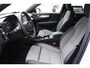 Volvo XC40 B4 211PK Automaat Plus Dark / Navigatie / Adaptive Cruise / Harman Kardon / Stuur & Stoelverwarming / Elektrische achterklep / Achteruitrijcamera / Trekhaak / Elektrische stoelverst. met geheugen