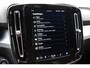 Volvo XC40 B4 211PK Automaat Plus Dark / Navigatie / Adaptive Cruise / Harman Kardon / Stuur & Stoelverwarming / Elektrische achterklep / Achteruitrijcamera / Trekhaak / Elektrische stoelverst. met geheugen
