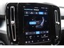 Volvo XC40 B4 211PK Automaat Plus Dark / Navigatie / Adaptive Cruise / Harman Kardon / Stuur & Stoelverwarming / Elektrische achterklep / Achteruitrijcamera / Trekhaak / Elektrische stoelverst. met geheugen