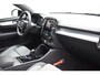 Volvo XC40 B4 211PK Automaat Plus Dark / Navigatie / Adaptive Cruise / Harman Kardon / Stuur & Stoelverwarming / Elektrische achterklep / Achteruitrijcamera / Trekhaak / Elektrische stoelverst. met geheugen
