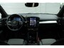 Volvo XC40 B4 Automaat Plus Dark | Lichtmetalen Velgen 18" | Trekhaak Elektrisch Uitklapbaar | Verwarmde Voorruit | Electronic Climate Controle | Voorstoelen + Stuurwiel Verwarmd | Dakrails | Keyless Entry + Keyless Start | LED Koplampen | Navigatiesysteem Full Map | Park Assist Voor |