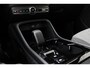 Volvo XC40 B4 Plus Dark | Trekhaak | Pilot Assist | Camera achter | Harman Kardon | Voorruitverwarming | Keyless | Blis | Elektrisch verstelbare stoelen | Draadloos opladen telefoon | Stoelverwarming | Noodreservewiel | 18 Inch