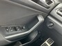 Volkswagen T-Roc 1.5 TSI 150PK Sport / Digitale Cockpit Pro / Panoramadak / Afneembare Trekhaak / Black Style / Elektrische Achterklep / Stoelverwarming / Dodehoek Sensor