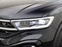 Volkswagen T-Roc 1.5TSI/150PK R-Line Blackstyle DSG · Navigatie · Apple/Android · Stoel-&stuurverwarming · Garantie tot 12-01-2030 of 100000km.