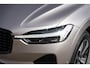Volvo XC60 2.0 T6 Plug-in hybrid AWD Plus Dark Parkeercamera Achter | Adaptieve Cruise Control | Dode Hoek Detectie | Semi Elek Trekhaak | Panoramadak
