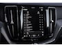 Volvo XC60 2.0 T6 Plug-in hybrid AWD Plus Dark Parkeercamera Achter | Adaptieve Cruise Control | Dode Hoek Detectie | Semi Elek Trekhaak | Panoramadak