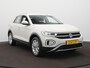 Volkswagen T-Roc 1.5 TSI 150Pk Automaat Style Apple car play - Camera - Clima