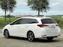 Toyota Auris Touring Sports 1.8 Hybrid Edition S+ | Panorama | Camera | Navi | Stoelverwarming | Trekhaak