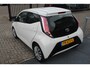 Toyota Aygo 1.0 VVT-i x-play Navigatie/Apple carplay/Airco/Achteruitrijcamera/Toerenteller/Elektrische ramen/Elektrisch verstelbare spiegels.