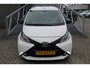 Toyota Aygo 1.0 VVT-i x-play Navigatie/Apple carplay/Airco/Achteruitrijcamera/Toerenteller/Elektrische ramen/Elektrisch verstelbare spiegels.