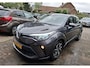 Toyota C-HR 2.0 Hybrid Dynamic. Dealer onderhouden en zeer luxe o.a. carplay, camera, trekhaak, navi, cruise, LED verlichting.