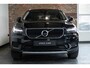 Volvo XC40 T3 Automaat Momentum | Semi Electrische wegklapbare trekhaak | 360° Parkeercamera | BLIS | Parkeersensoren voor + achter | Adaptive cruise control | Climate Control | Navigatie | Dealeronderhouden |