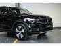 Volvo XC40 T3 Automaat Momentum | Semi Electrische wegklapbare trekhaak | 360° Parkeercamera | BLIS | Parkeersensoren voor + achter | Adaptive cruise control | Climate Control | Navigatie | Dealeronderhouden |