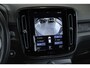 Volvo XC40 T3 Automaat Momentum | Semi Electrische wegklapbare trekhaak | 360° Parkeercamera | BLIS | Parkeersensoren voor + achter | Adaptive cruise control | Climate Control | Navigatie | Dealeronderhouden |