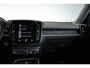 Volvo XC40 T3 Automaat Momentum | Semi Electrische wegklapbare trekhaak | 360° Parkeercamera | BLIS | Parkeersensoren voor + achter | Adaptive cruise control | Climate Control | Navigatie | Dealeronderhouden |
