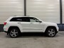 Jeep Grand Cherokee 3.6 V6 Overland PANO/LUCHTVERING/TREKHAAK/LEER+VENTILATIE/ACC/CAMERA/20"LMV/1E EIGENAAR/VOLLEDIGE HISTORIE/UNIEKE AUTO/TOPCONDITIE/ABSOLUTE NIEUWSTAAT