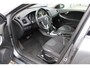 Volvo V40 T3 Automaat Momentum | Trekhaak | Dealer onderhouden | 17" velgen