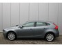 Volvo V40 T3 Automaat Momentum | Trekhaak | Dealer onderhouden | 17" velgen